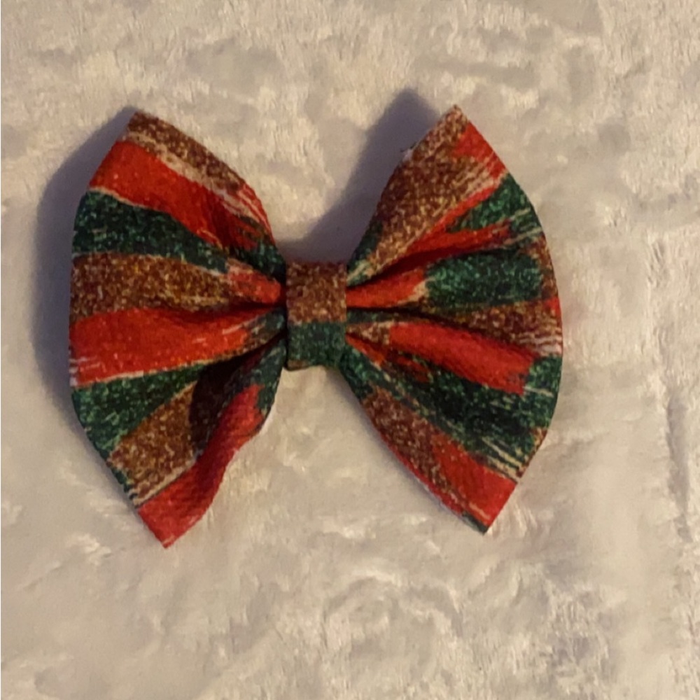 Clip on bow